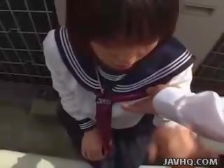 Japonská dospívající v a dcera venkovní výstřik zábava