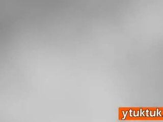 Καμπύλη ασιάτης/ισσα γκόμενα παίρνει μουνί χτυπούσαν μετά τσιμπουκώνοντας