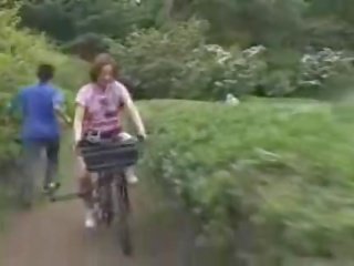 Japanese schoolgirl Masturbated While Riding A Specially Modified xxx video Bike!